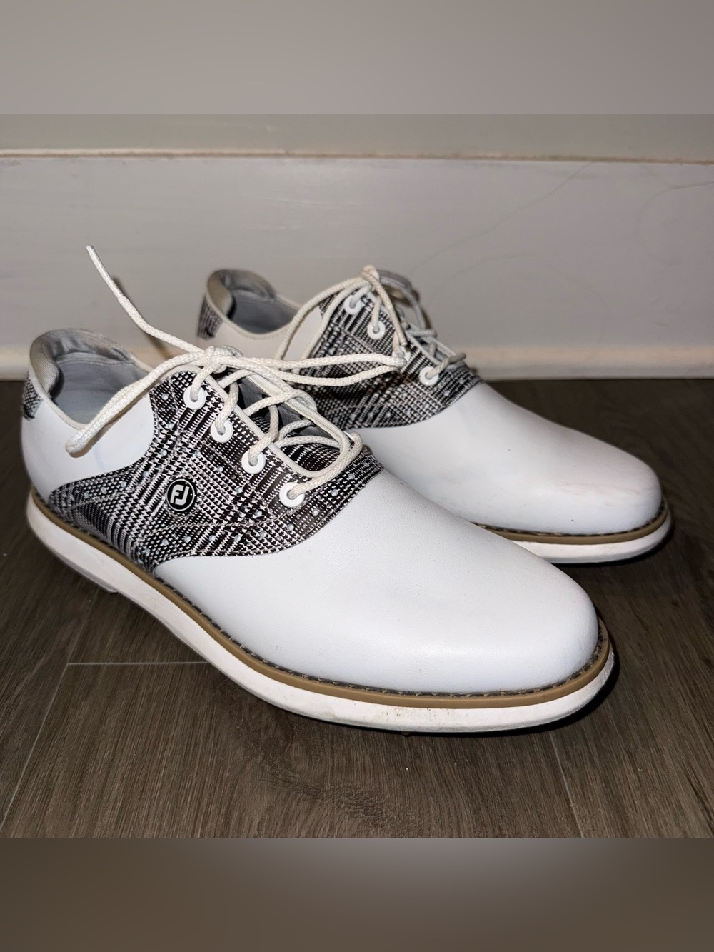 FootJoy White and Black Plaid Golf Oxfords - woman’s 6.5